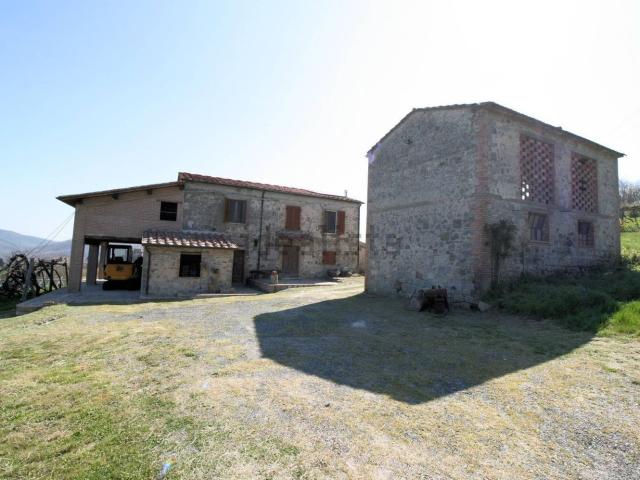 Casa di campagna in vendita di 407 m² in Via della Pace