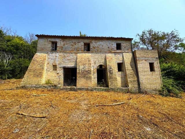 Casa di campagna in vendita di 400 m² in Strada Mostrapiedi