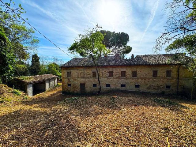 Casa di campagna in vendita di 400 m² in Strada Mostrapiedi