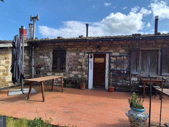 Casa di campagna in vendita di 400 m² in Via dei Bosconi, 78