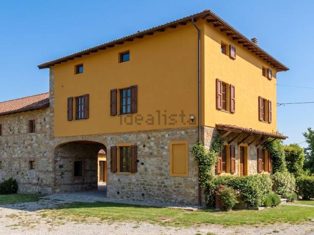 Casa di campagna in vendita di 400 m² in Via Pozzo, 60