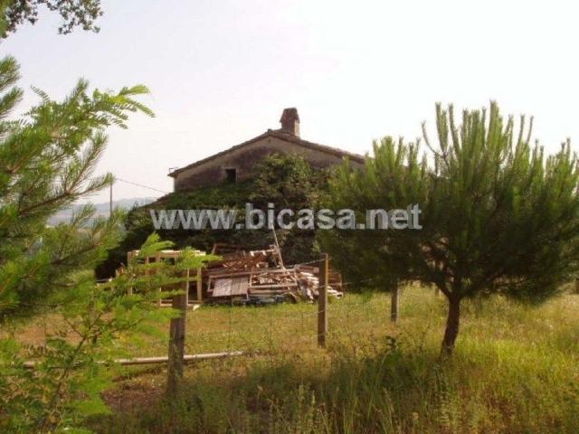 Casa di campagna in vendita di 410 m² in Strada Cerreto