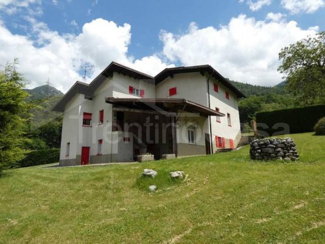 Casa di campagna in vendita di 412 m² in Strada Statale 237