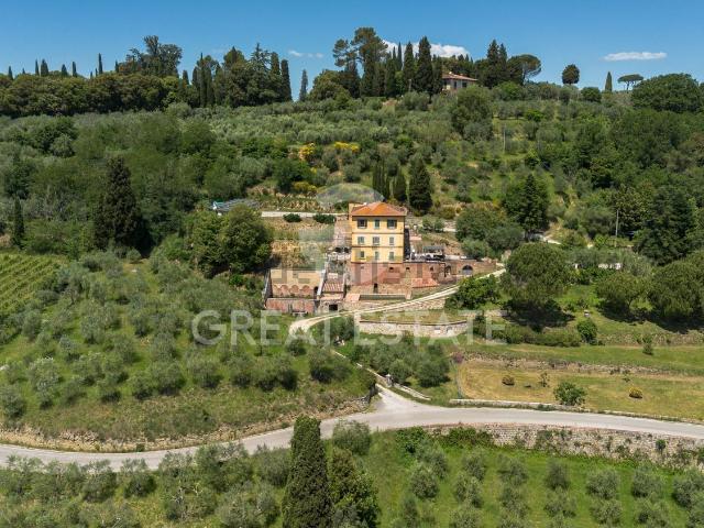 Casa di campagna in vendita di 460 m² in Piazza Giuseppe Garibaldi