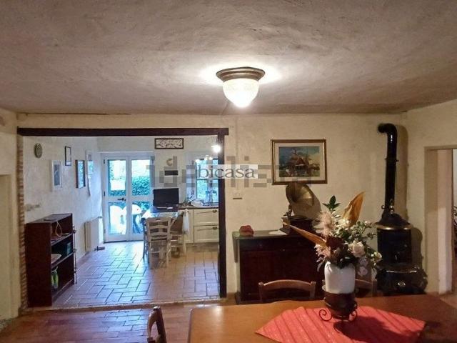 Casa di campagna in vendita di 497 m² in Strada Pieve
