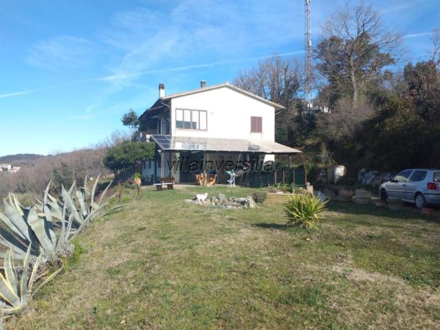 Casa di campagna in vendita di 500 m² in Strada Provinciale 157