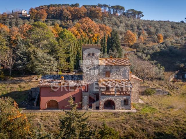 Casa di campagna in vendita di 520 m² in Strada Provinciale 373