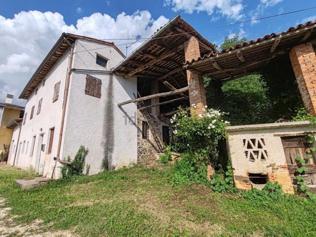 Casa di campagna in vendita di 520 m² in Via Dante Alighieri, 27