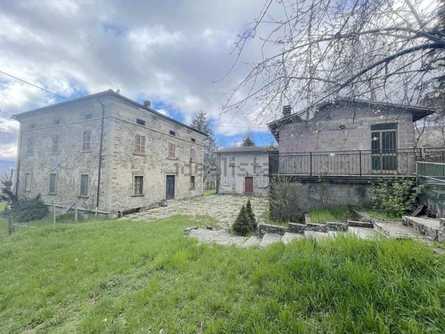 Casa di campagna in vendita di 530 m² in Località Bre