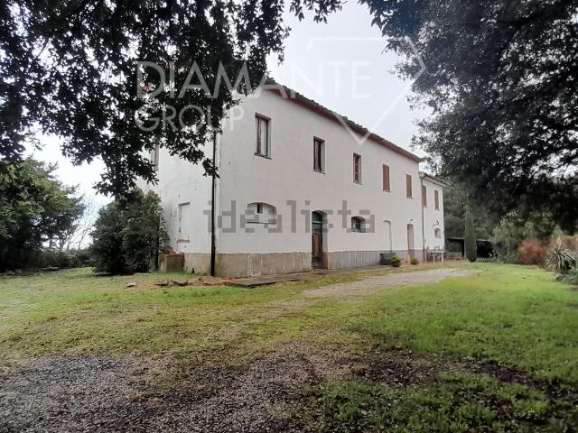 Casa di campagna in vendita di 530 m² in Località Podere Cerale
