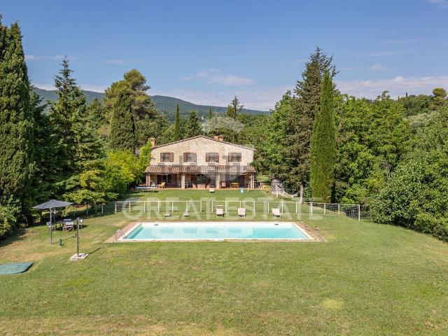 Casa di campagna in vendita di 542 m² in Via San Sebastiano