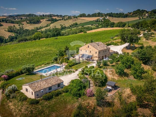 Casa di campagna in vendita di 600 m² in Contrada san filippo
