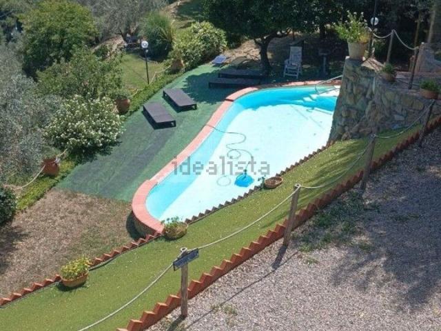 Casa di campagna in vendita di 600 m² in Contrada Pantano