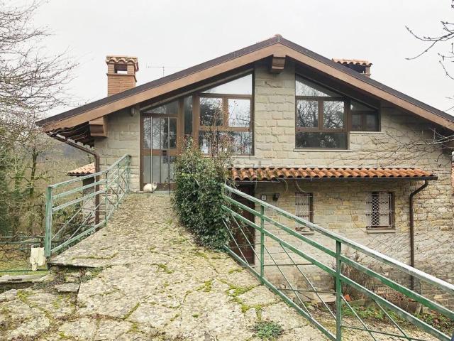 Casa di campagna in vendita di 645 m² in Strada Provinciale Marecchia