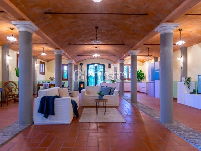 Casa di campagna in vendita di 650 m² in Corso Giuseppe Garibaldi, 2