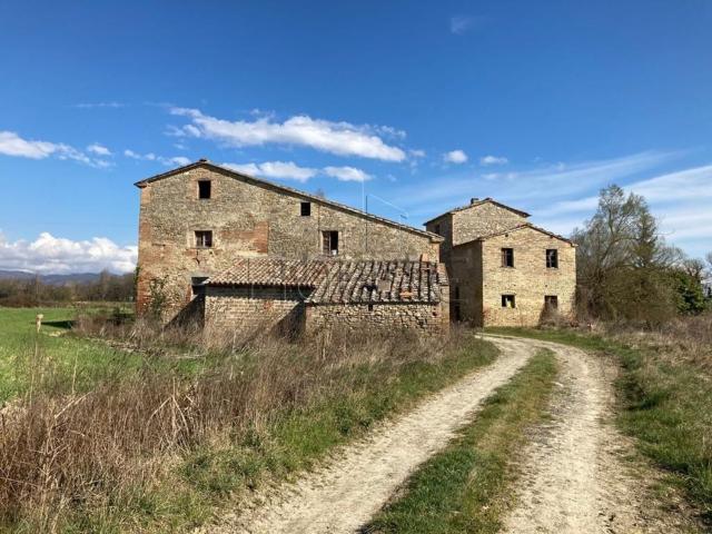 Casa di campagna in vendita di 650 m² in Via Umbria