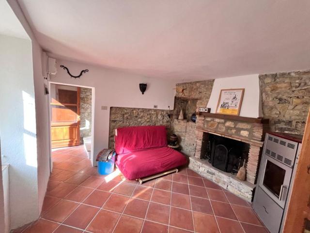 Casa di campagna in vendita di 65 m² in Strada Provinciale Montebuono