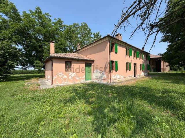 Casa di campagna in vendita di 680 m² in Via Poggio Renatico, 52