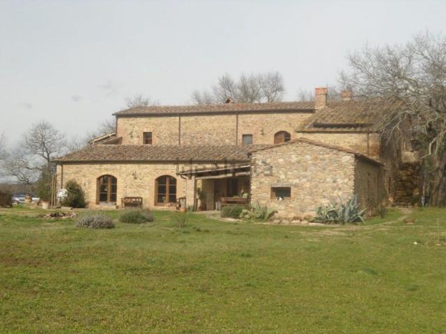Casa di campagna in vendita di 700 m²