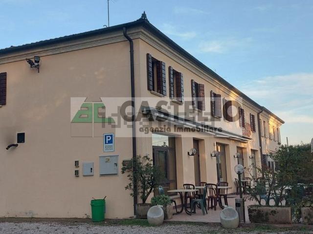 Casa di campagna in vendita di 700 m² in Via Cimitero