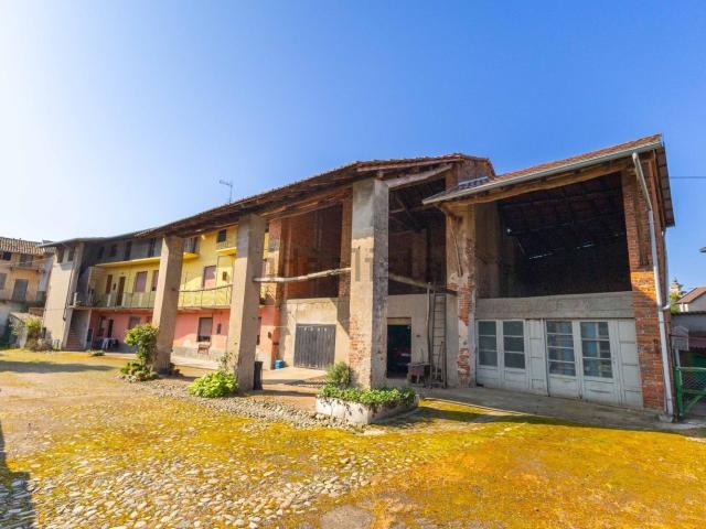 Casa di campagna in vendita di 71 m² in Via Bellinzago, 1