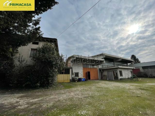 Casa di campagna in vendita di 720 m² in Via San Valentino
