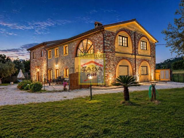 Casa di campagna in vendita di 740 m²