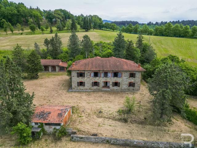 Casa di campagna in vendita di 750 m² in Via Aretina