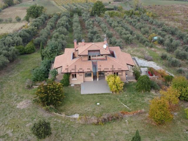 Casa di campagna in vendita di 792 m² in Via San Paolo, 29