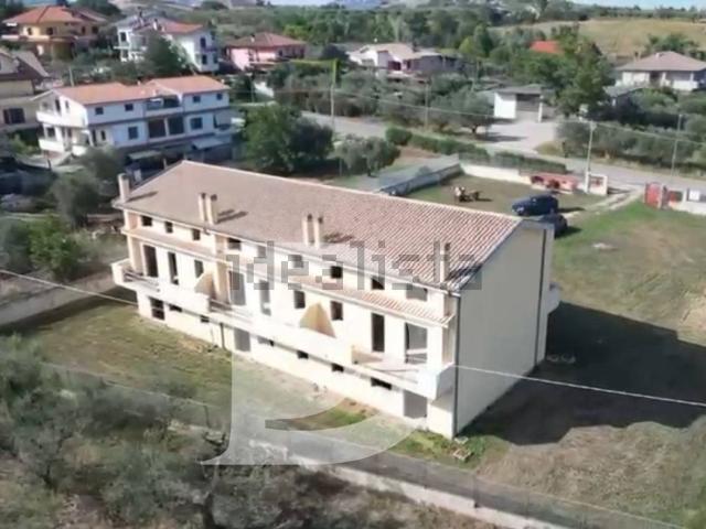 Casa di campagna in vendita di 800 m² in Viale dei Pini