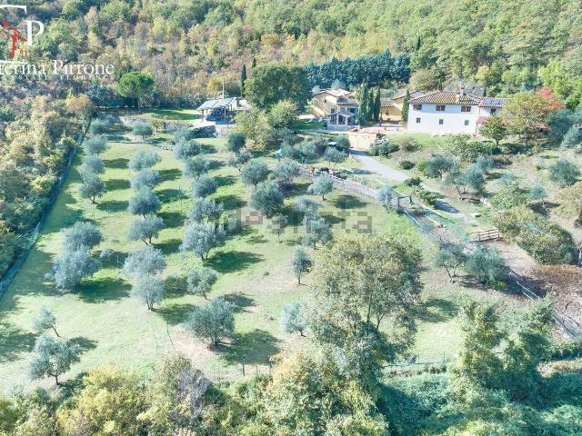 Casa di campagna in vendita di 820 m² in Via da Bencistà a Gorioli, 10