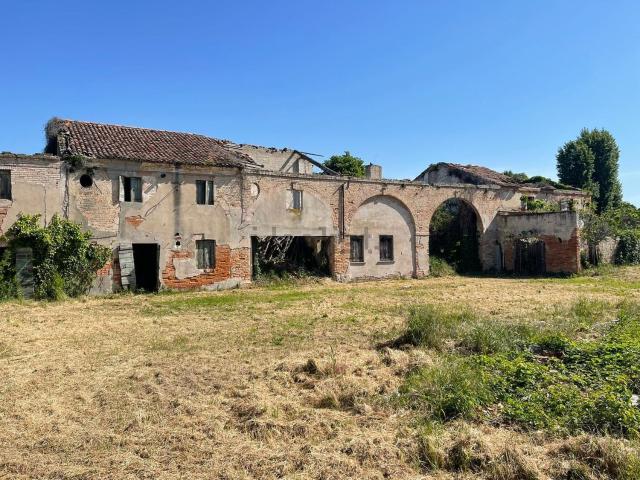 Casa di campagna in vendita di 860 m² in Piazza Mercato