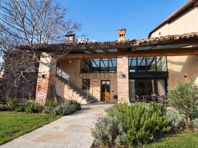 Casa di campagna in vendita di 87 m² in Via Langhe, 466