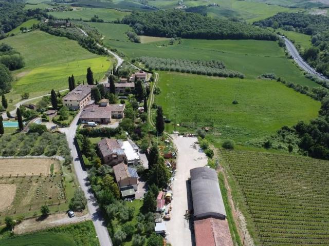 Casa di campagna in vendita di 880 m² in Strada Comunale della Pietraia, 18