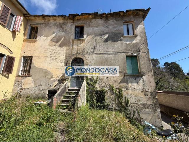 Casa di campagna in vendita di 90 m² in Via Grotticelle