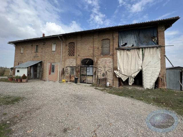 Casa di campagna in vendita di 924 m² in Via Mulino
