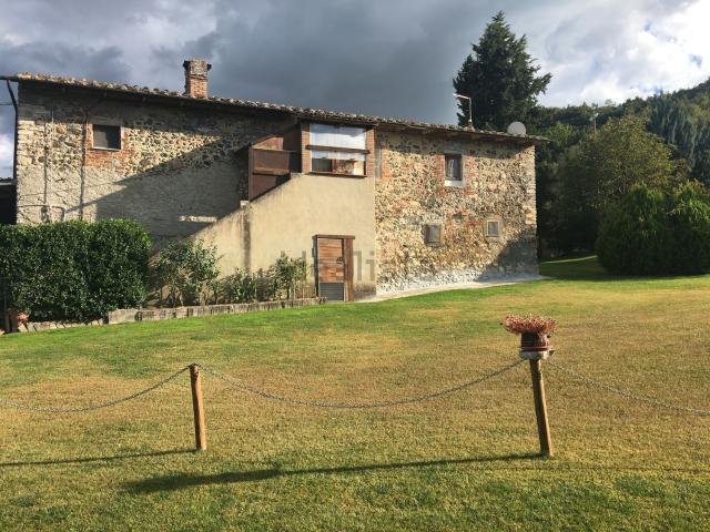 Casa di campagna in vendita di 950 m²