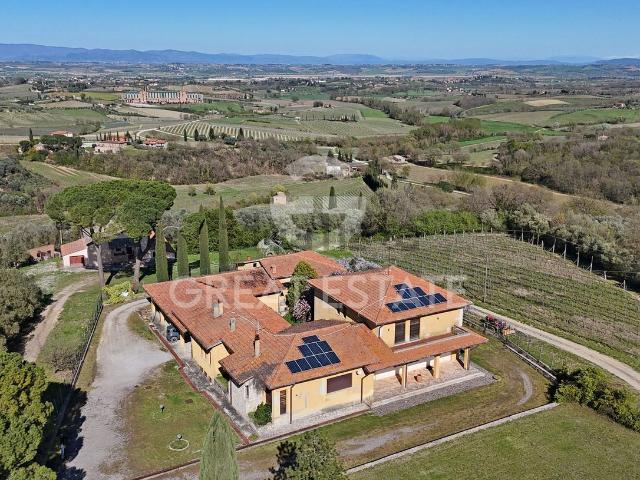 Casa di campagna in vendita di 950 m² in Via Elio Bernabei