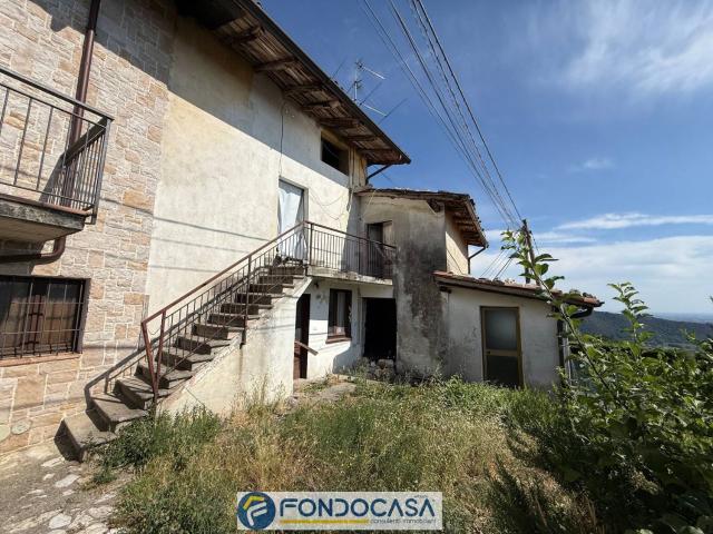 Casa di campagna in vendita di 96 m² in Via Panoramica, 72