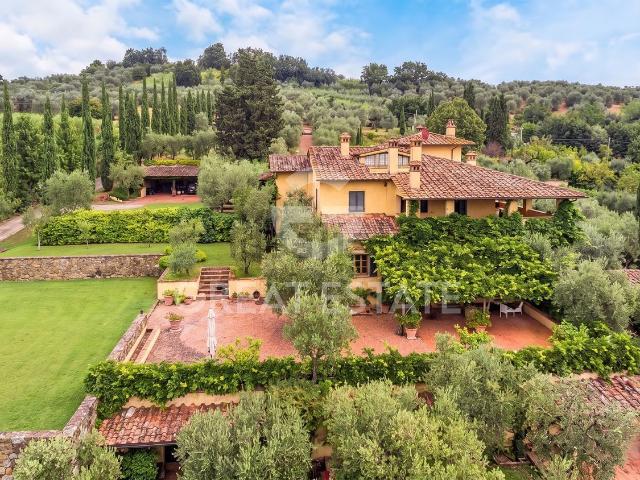 Casa di campagna in vendita di 998 m² in Via Ardengo Soffici