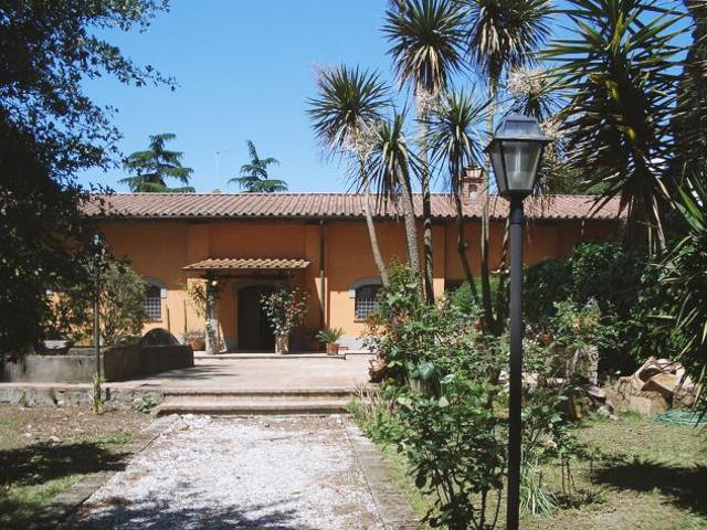 Casa di campagna in Via dell'Ara delle Rose