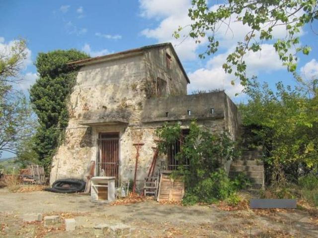 Casa di campagna in Via Serri