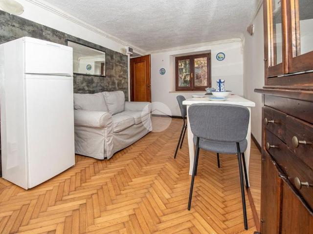 Casa di corte in affitto