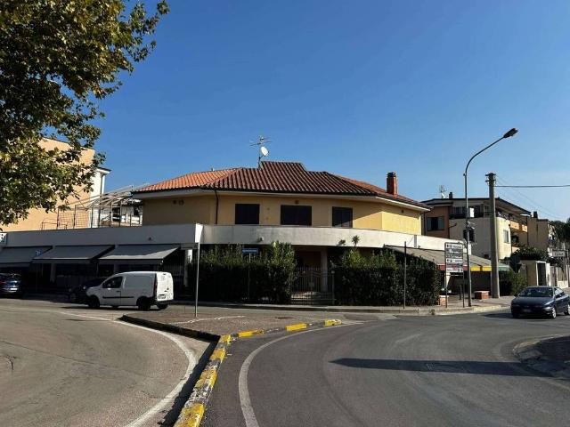 Casa di lusso di 381 mq in vendita via Evangelista, Marcianise, Caserta, Campania