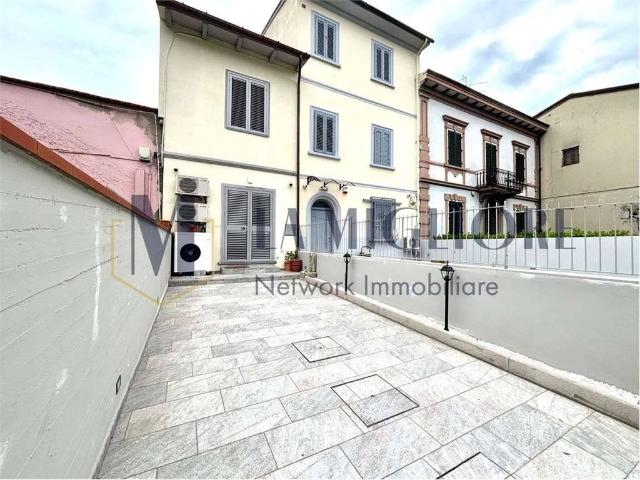 Casa di lusso di 90 mq in vendita Via Roma, 225, Prato, Toscana