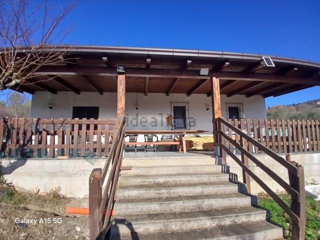 Casa di paese in vendita di 105 m² in Contrada PICELLE