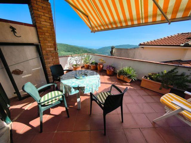 Casa di paese in vendita di 105 m² in Piazza San Anna, 7