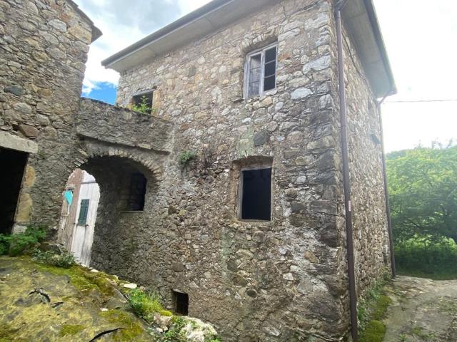 Casa di paese in vendita di 100 m² in Frazione Campore