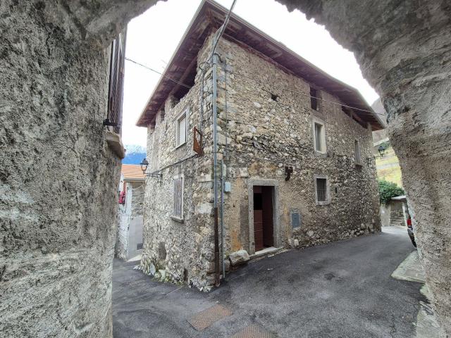 Casa di paese in vendita di 100 m² in Via Dassaro