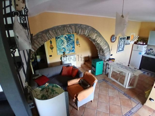 Casa di paese in vendita di 103 m² in Via Casanova